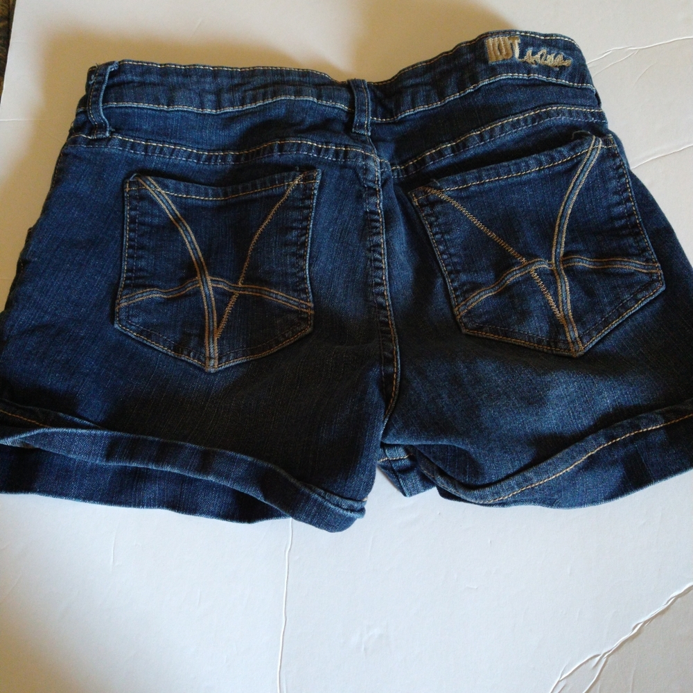 KUT SHORTS SIZE 6 - Picture 3 of 6